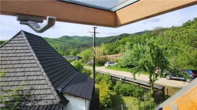 Casa Traditionala din lemn, in Bucovina! Zona Turistica - Cacica! - foto 6