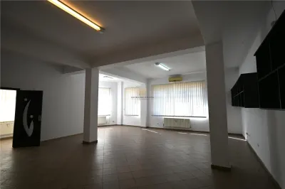 Spatiu birouri 82 mp De inchiriat  Suceava  Cartier Obcini 07257817187 - foto 7