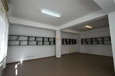 Spatiu birouri 82 mp De inchiriat  Suceava  Cartier Obcini 07257817187 - foto 8