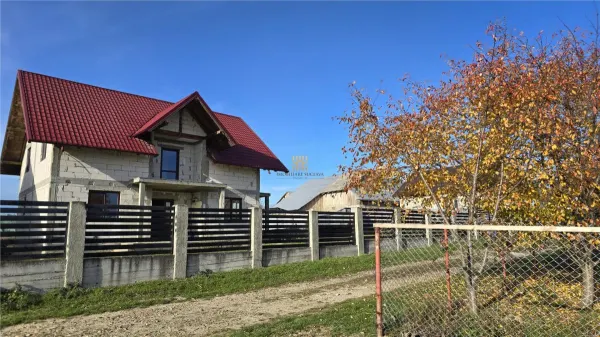 Casă 5 camere Mitocu Dragomirnei - poza 2