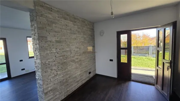 Casă 5 camere Mitocu Dragomirnei - poza 3