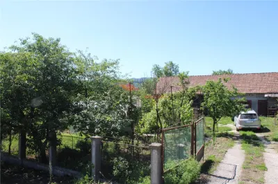 Casa cu 60 ari teren Coldau , Str. Principala - foto 31