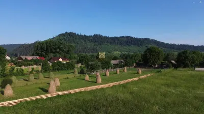 Teren 10304 mp cu casa locuibila In Bucovina Zona Manastire Slatina! De vanzare! 0727817187 - foto 3
