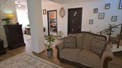 CASĂ DE VACANȚĂ DE VÂNZARE ÎN BUCOVINA | MĂLINI HERLA | 2.000 MP TEREN | 5 DORMITOARE CU BĂI PROPRII | TERASĂ 50 MP - foto 25