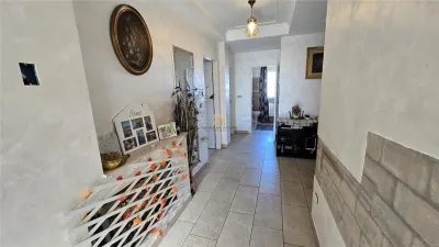 Casa si Spatiu Afacere in Rusii Manastioara - Suceava! - foto 2