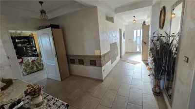 Casa si Spatiu Afacere in Rusii Manastioara - Suceava! - foto 3
