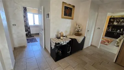 Casa si Spatiu Afacere in Rusii Manastioara - Suceava! - foto 4