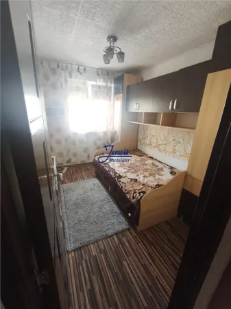 Apartament 3 camere Reșița - poza 2
