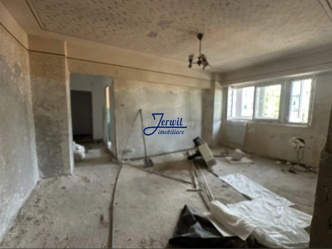 Apartament 2 camere Reșița - poza 1