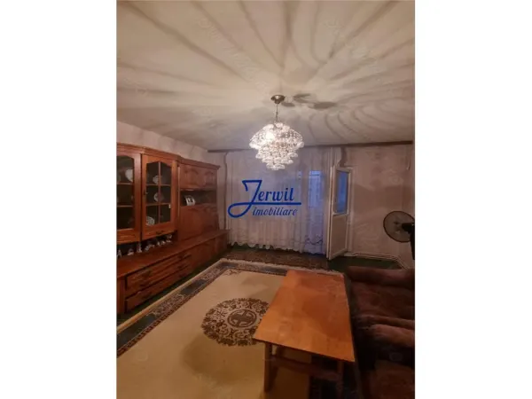 Apartament 4 camere Reșița - poza 1