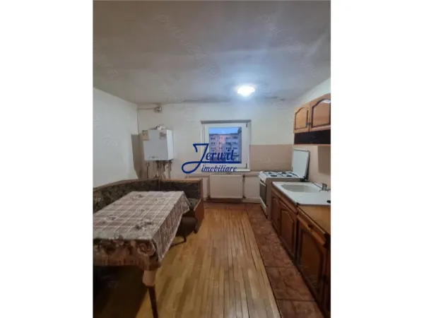 Apartament 4 camere Reșița - poza 4