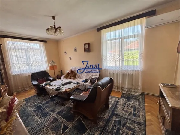 Apartament 3 camere Reșița - poza 1