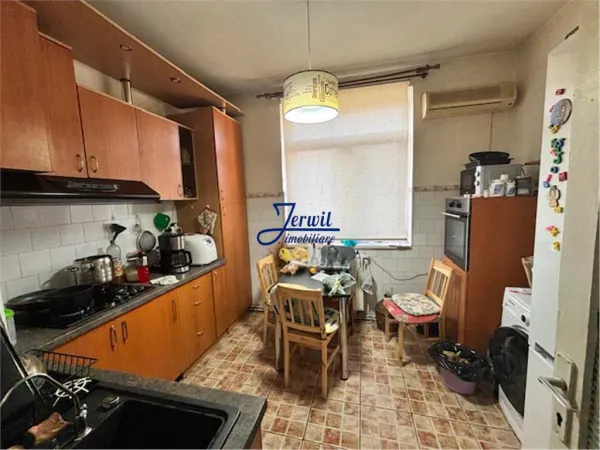 Apartament 3 camere Reșița - poza 5