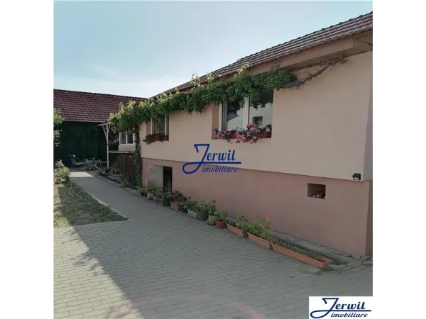 Casă 3 camere Reșița - poza 1