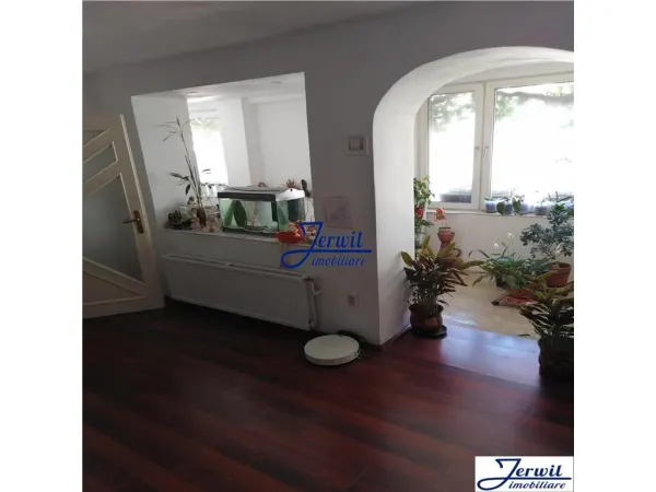 Casă 3 camere Reșița - poza 2