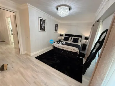 Vila premium de vanzare in Copou – 320 mp | 4 niveluri | 4 suite | 6 bai | Mobilata si utilata complet - foto 25
