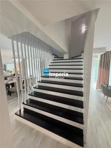 Vila premium de vanzare in Copou – 320 mp | 4 niveluri | 4 suite | 6 bai | Mobilata si utilata complet - foto 9