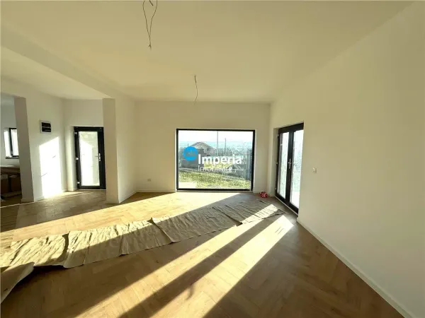 Casă 4 camere Miroslava - poza 2