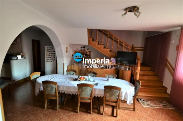 Casă 11 camere Iași - poza 1