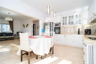 Casa exclusivista, Breazu, 244,4 mp, intabulata, predare imediata! - foto 2