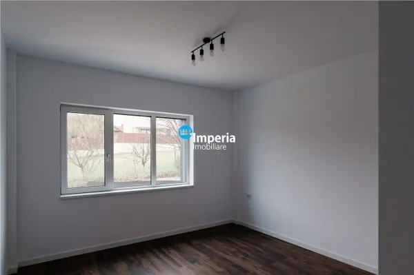 Casă 4 camere Miroslava - poza 16