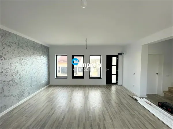 Casă 4 camere Valea Adâncă - poza 2