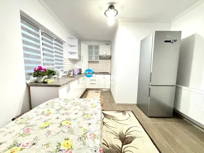 Casa 5 cam, teren 1050, garaj, crama, mobilata, Centru Ciurbesti - foto 3