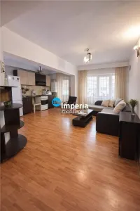 Apartament 3 camere spațios, 2 balcoane, lângă Școala „George Coșbuc”zona Dacia - foto 3