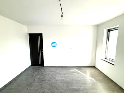 Casa 4 cam, teren 500, canalizare, asfalt, Legaga Ciurbesti - foto 2