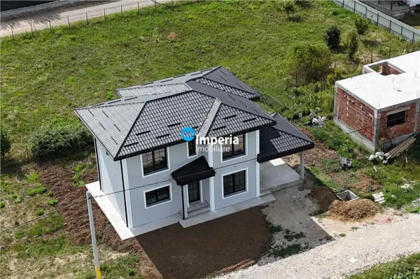 Casă 4 camere Valea Ursului - poza 2