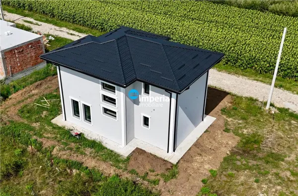 Casă 4 camere Valea Ursului - poza 3