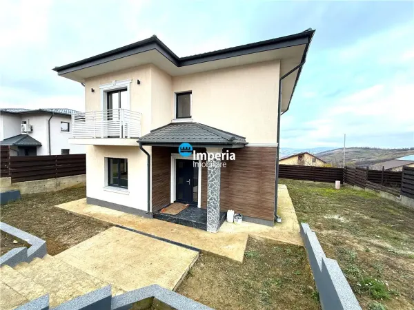 Casă 4 camere Miroslava - poza 1