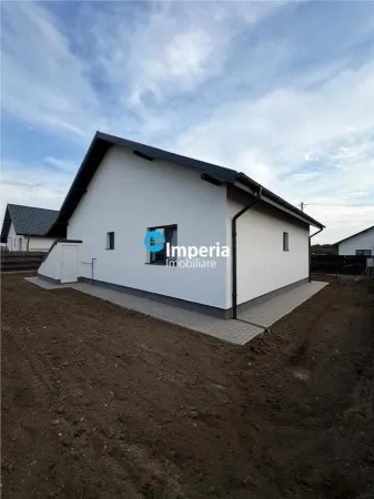 Casă 3 camere Ciurbesti - poza 2