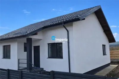 Casa P+M, 82 mp, placa, canalizare, asfalt, Ciurbesti Miroslava - foto 2