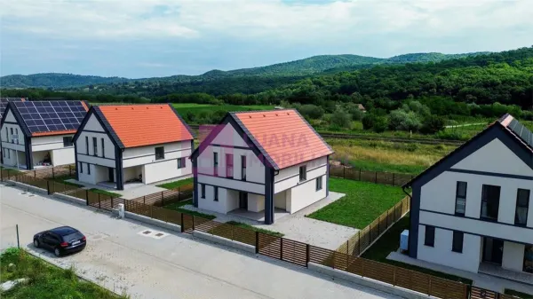 Casă 4 camere Tălmaciu - poza 1