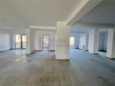 Spatiu comercial zona Vest | la strada | 2 parcari | 88 mp - Cristian