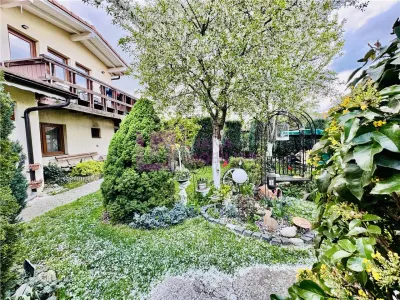 Casa de vanzare Piata Cluj | teren 336 mp | doua apartamente si anexe - foto 11