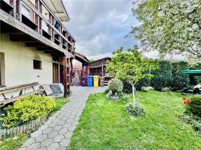 Casa de vanzare Piata Cluj | teren 336 mp | doua apartamente si anexe - foto 13