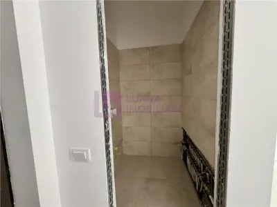 Apartament cu 3 camere de vanzare | Centru | renovat integral | pivnita - foto 7
