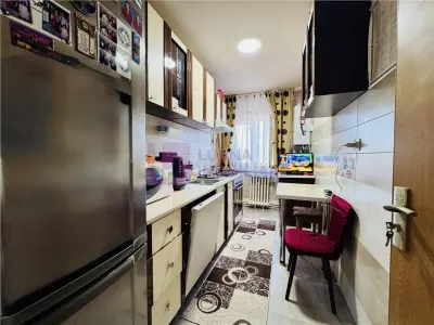Apartament 2 camere de vanzare | Vasile Aaron | decomandat | pivnita | - foto 3