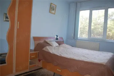 Inchiriere Apartament 2 Camere Decomandat Berceni - foto 5