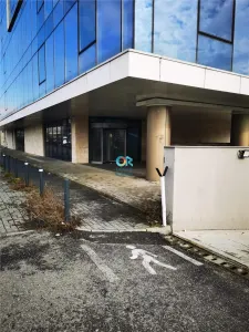 Cladire ideala pentru clinica medicala / birouri - foto 10