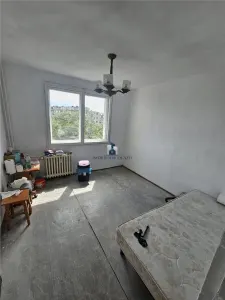 Apartament 3 camere Semidecomandat  Pta. Sudului - Bucuresti
