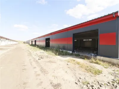 Hale 600 mp, renovate 2022, acces catre E583, Zona Lear - foto 1