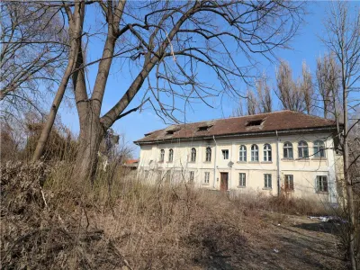 Cladire istorica- Ideal Investitie 700 mp + 3200 mp teren, Tatarasi - Spital Pascanu - foto 4