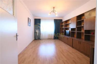 Apartament de 3 camere Decomandat, Hala centrala - Iasi