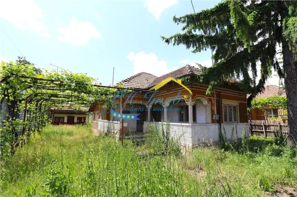 Casă 4 camere Magureni - poza 1