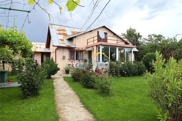 Casă 4 camere Scorteni - poza 1