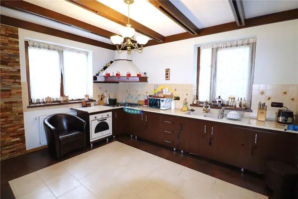 Casă 8 camere Valea Doftanei - poza 4