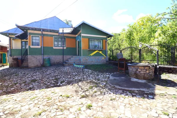 Casă 4 camere Adunati - poza 1